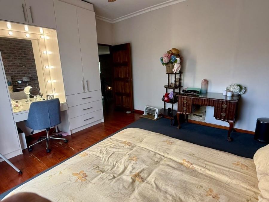 6 Bedroom Property for Sale in Bainsvlei Free State